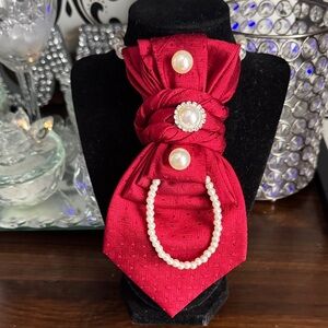 Elegant Red Pearl-Embellished Women's Accessory
